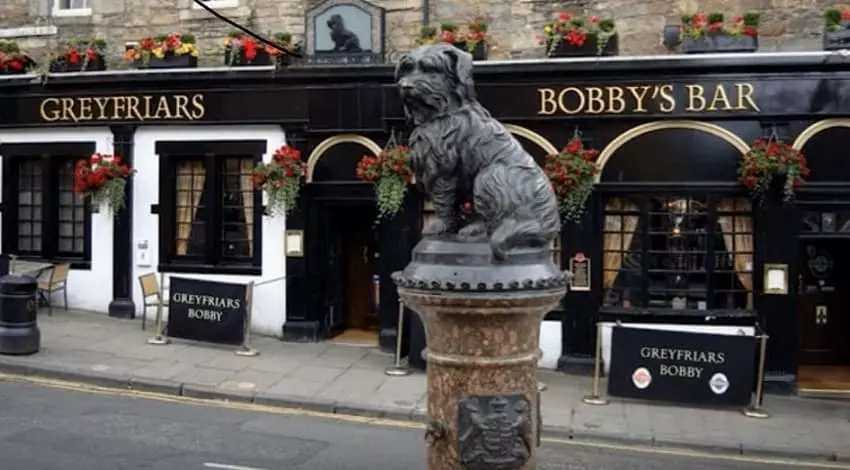 Памятник Грейфрайерс Бобби из Эдинбурга